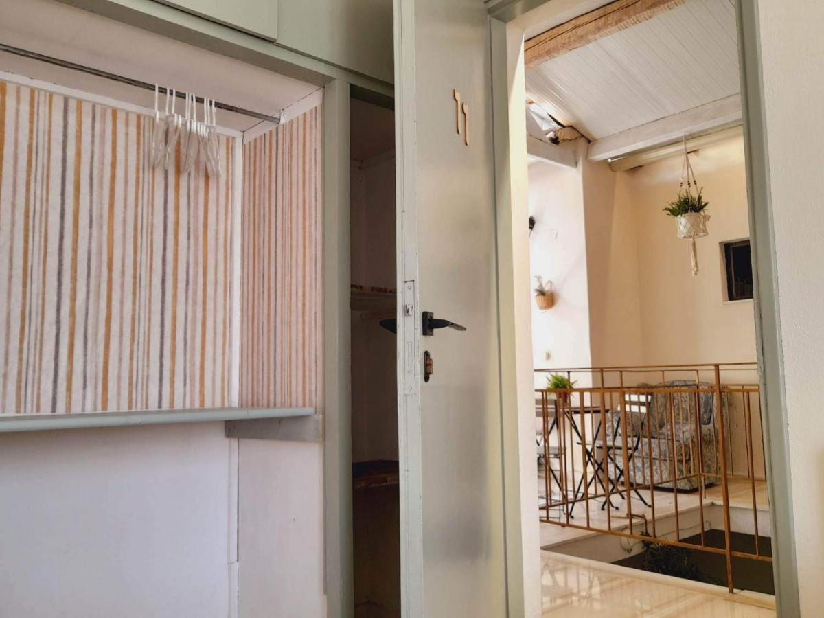 Tune Inn Activity Guesthouse- Over 24'S Ipsos Bagian luar foto