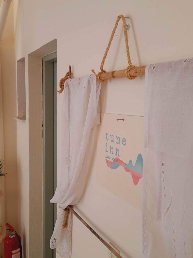 Tune Inn Activity Guesthouse- Over 24'S Ipsos Bagian luar foto