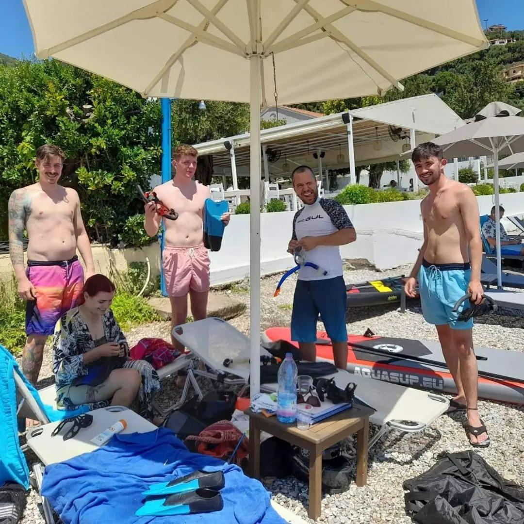Tune Inn Activity Guesthouse- Over 24'S Ipsos Bagian luar foto